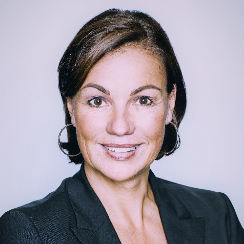Martina Warning 